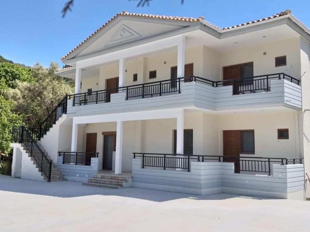 Chris Apartment Vasiliki  Ngoại thất bức ảnh